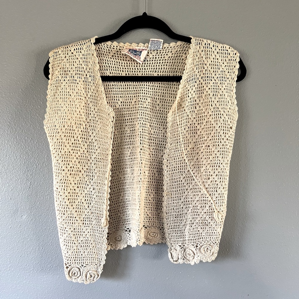 ￼✨VINTAGE 70s Third Time Around, crochet vest✨